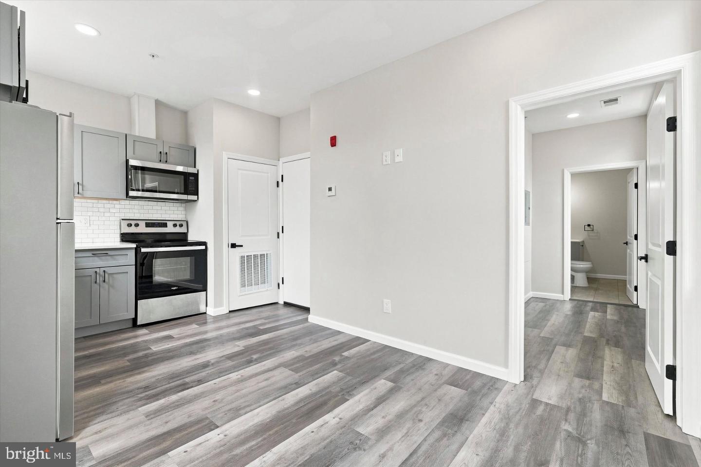 623 W Oxford St #2f Property Photo 3