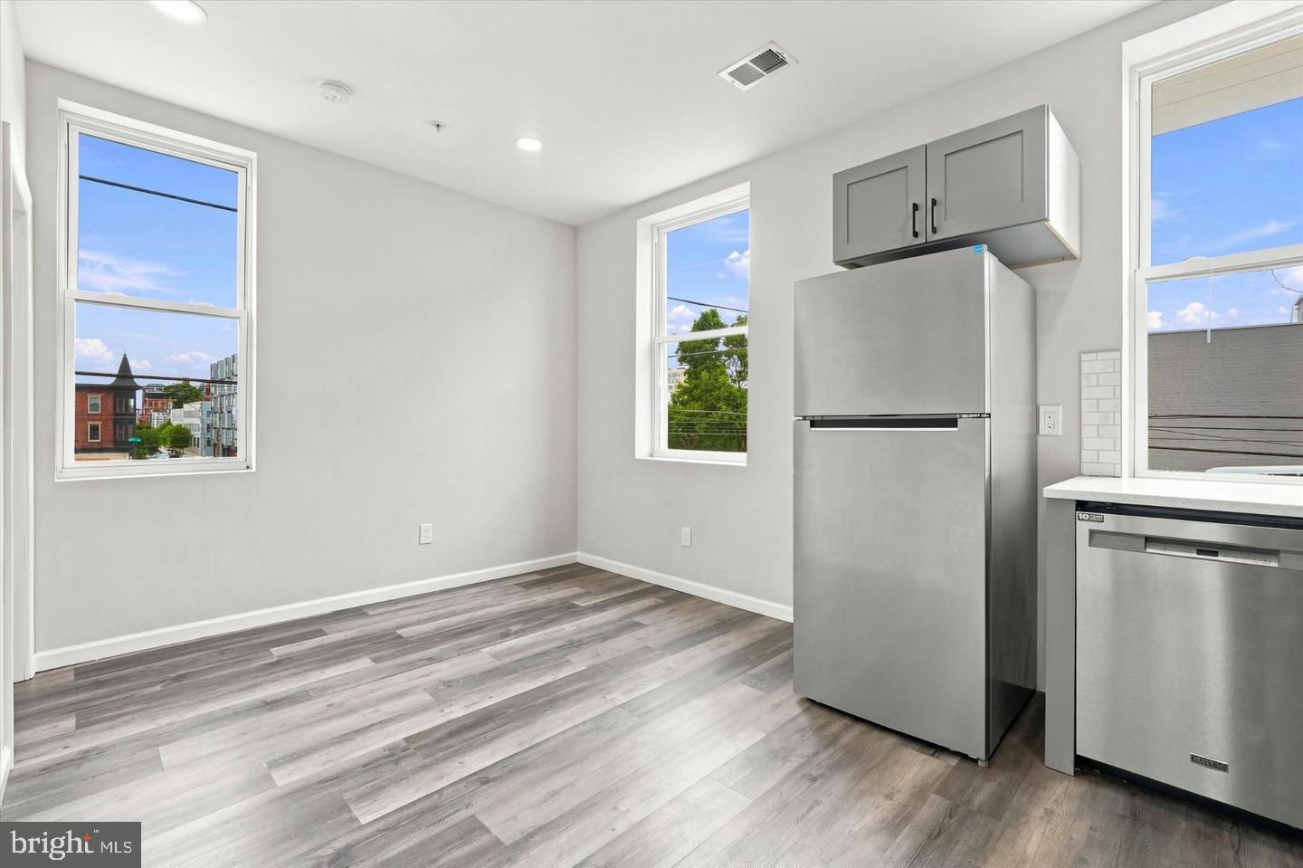 623 W Oxford St #2f Property Photo 4