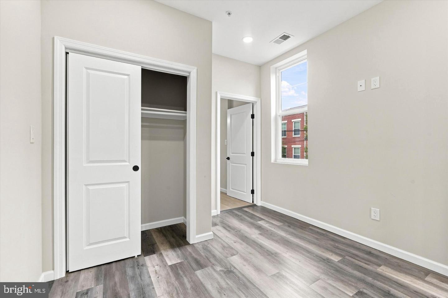 623 W Oxford St #2f Property Photo 6