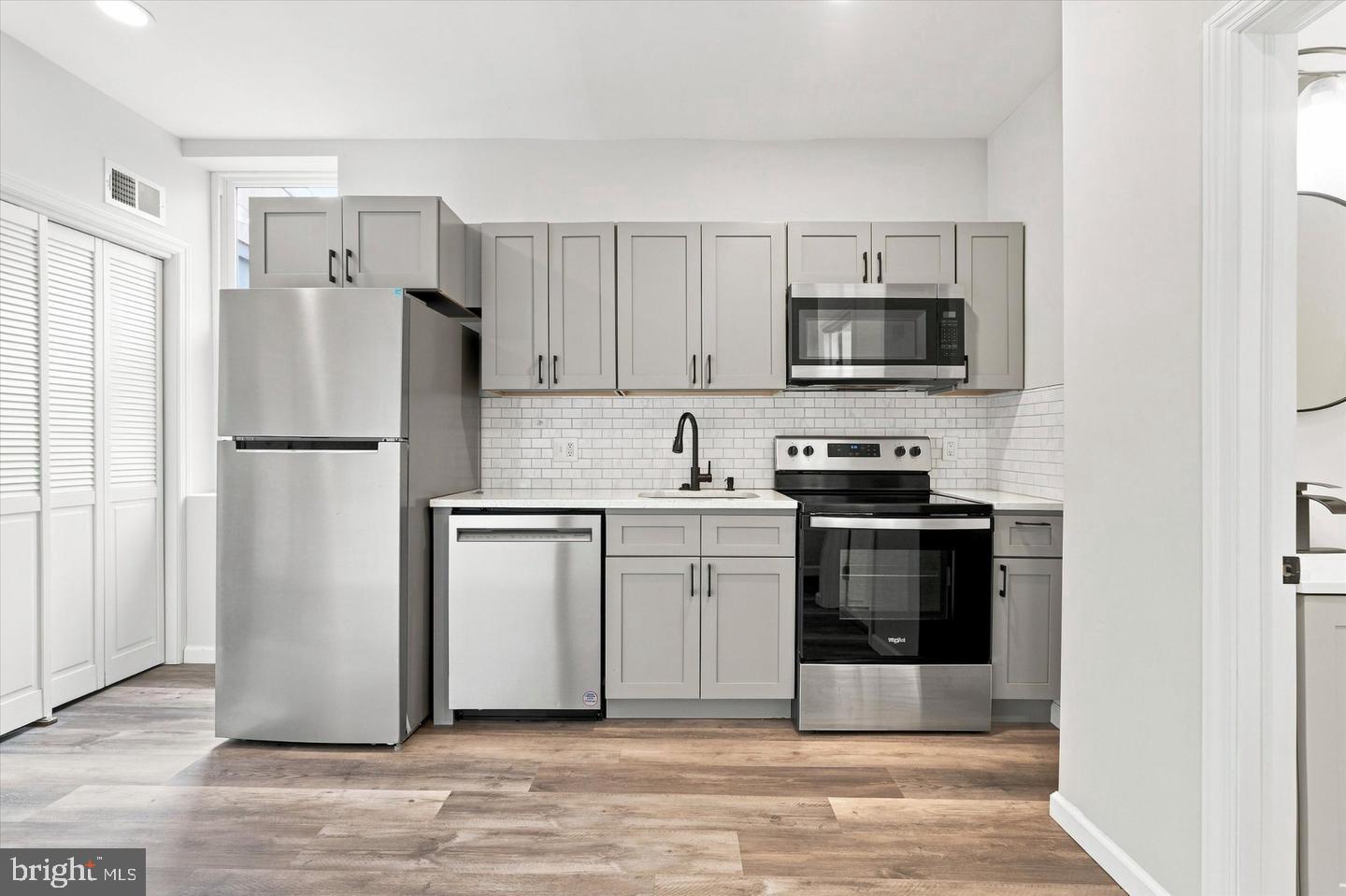 623 W Oxford St #2r Property Photo 1