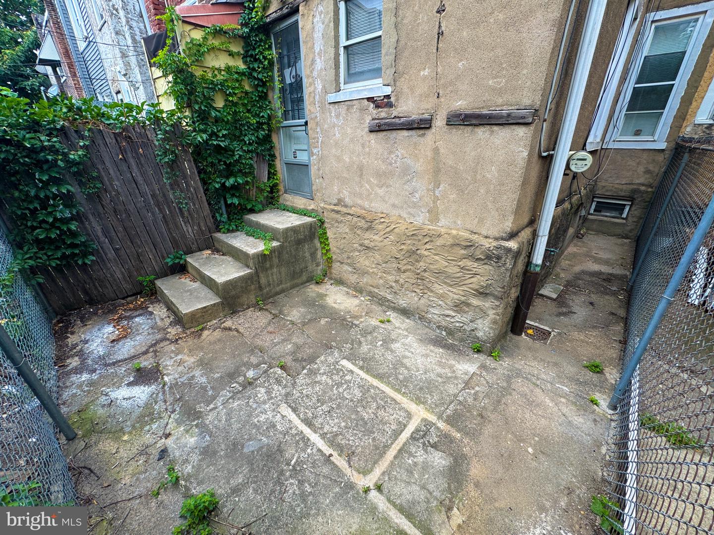 2082 Albright St Property Photo 15