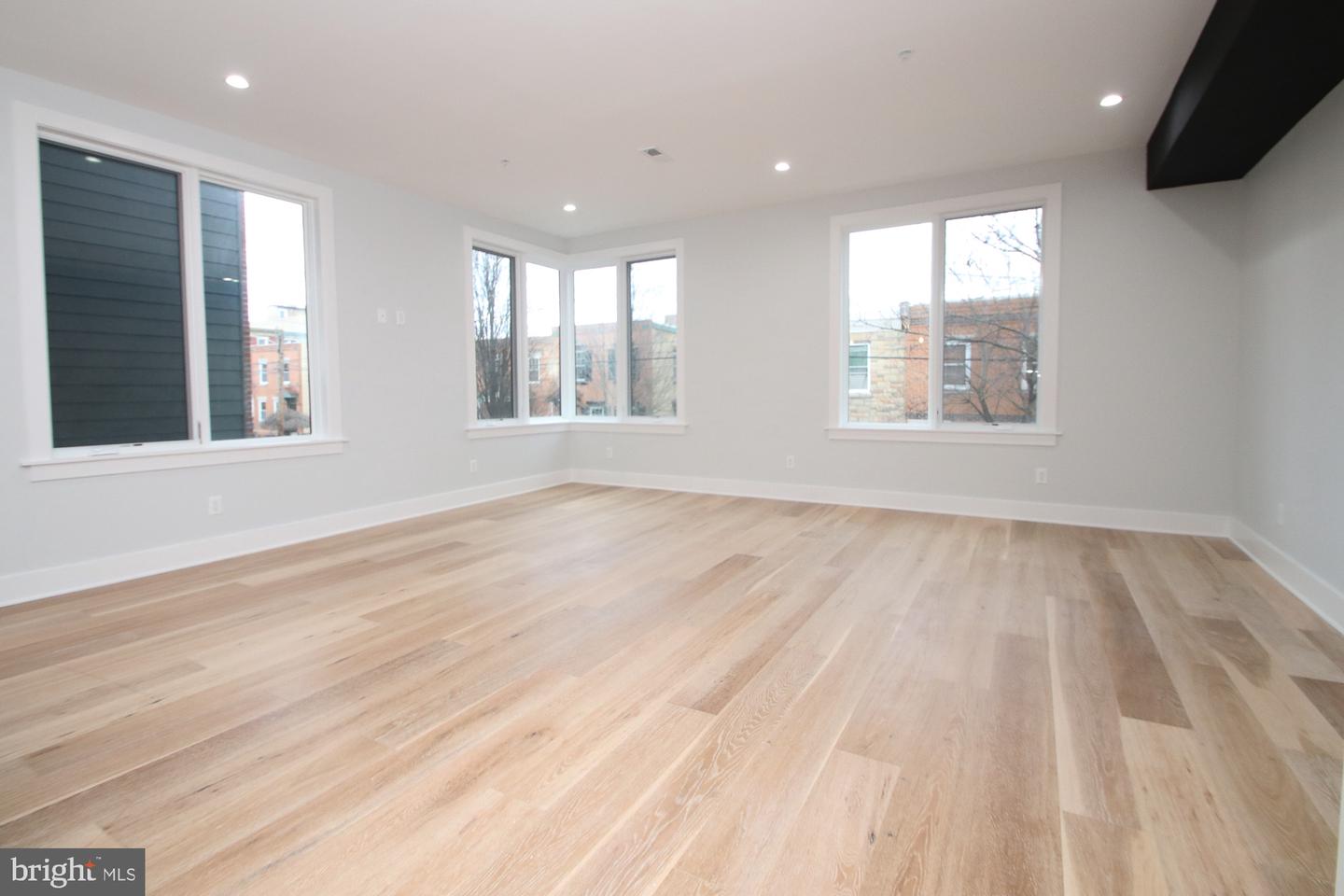 810 N Uber St #3 Property Photo 4