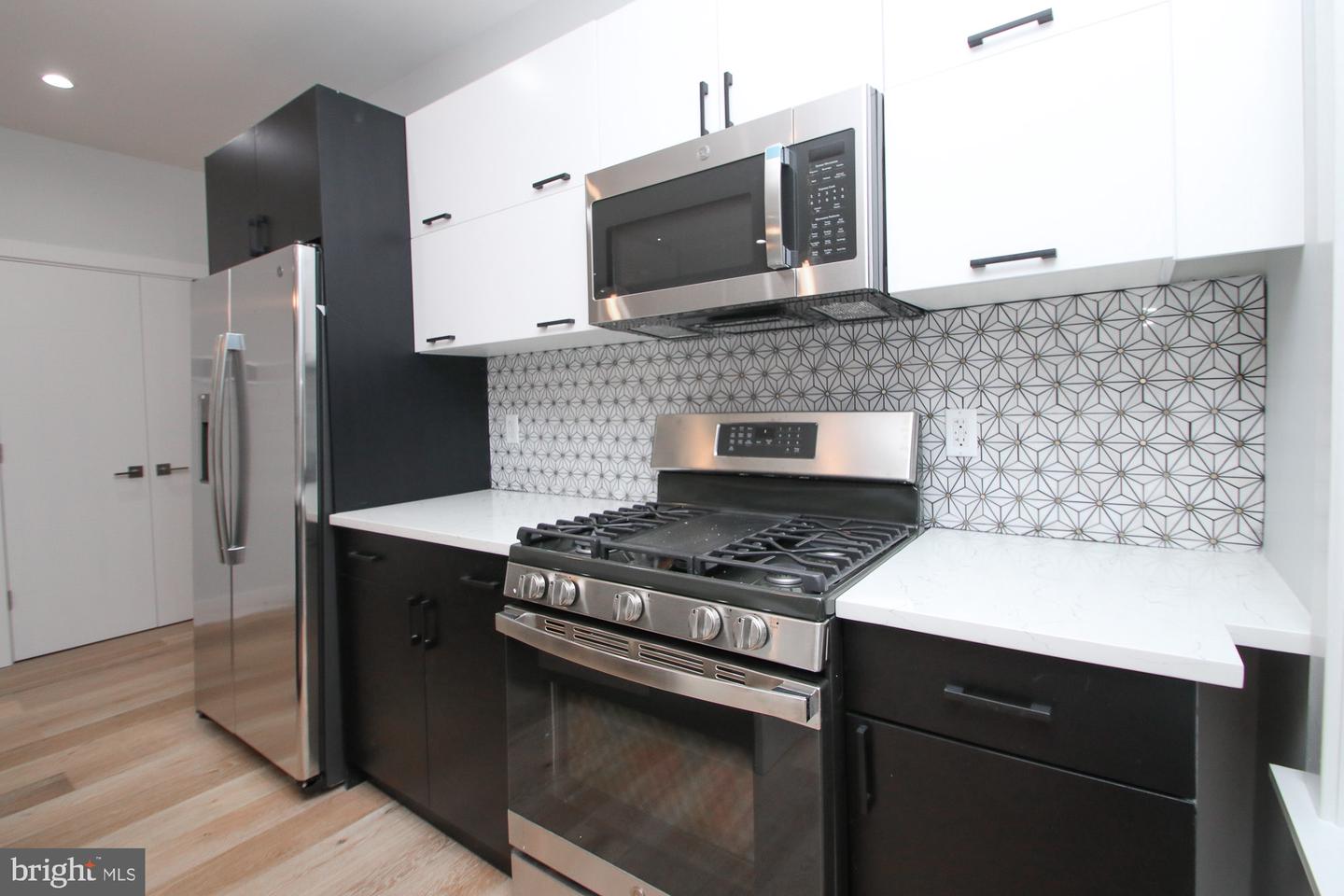 810 N Uber St #3 Property Photo 6