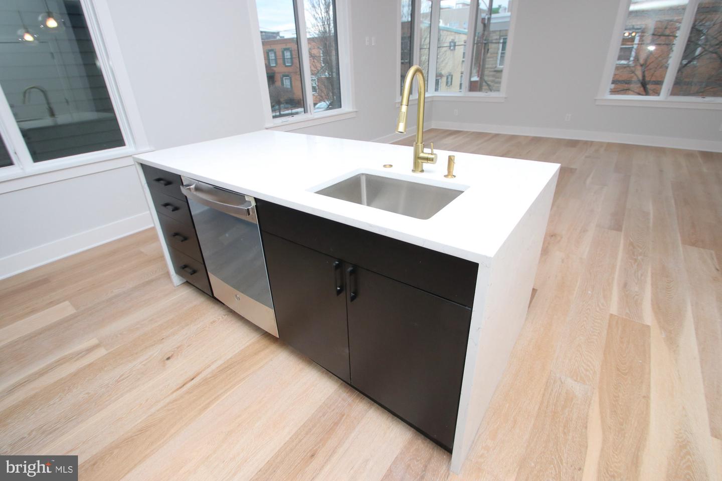 810 N Uber St #3 Property Photo 9