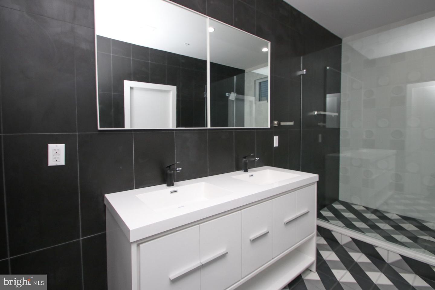 810 N Uber St #3 Property Photo 19