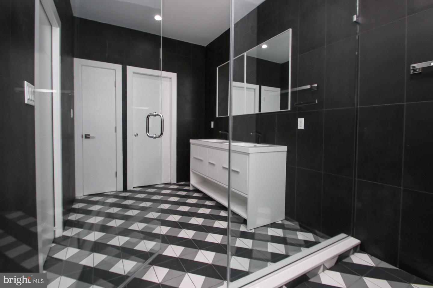 810 N Uber St #3 Property Photo 22