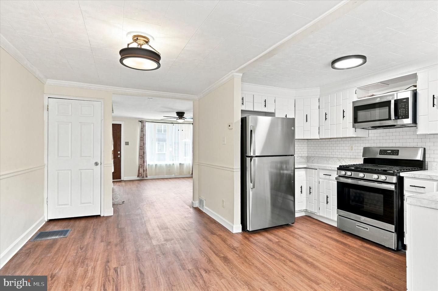 4452 Garden St Property Photo 7
