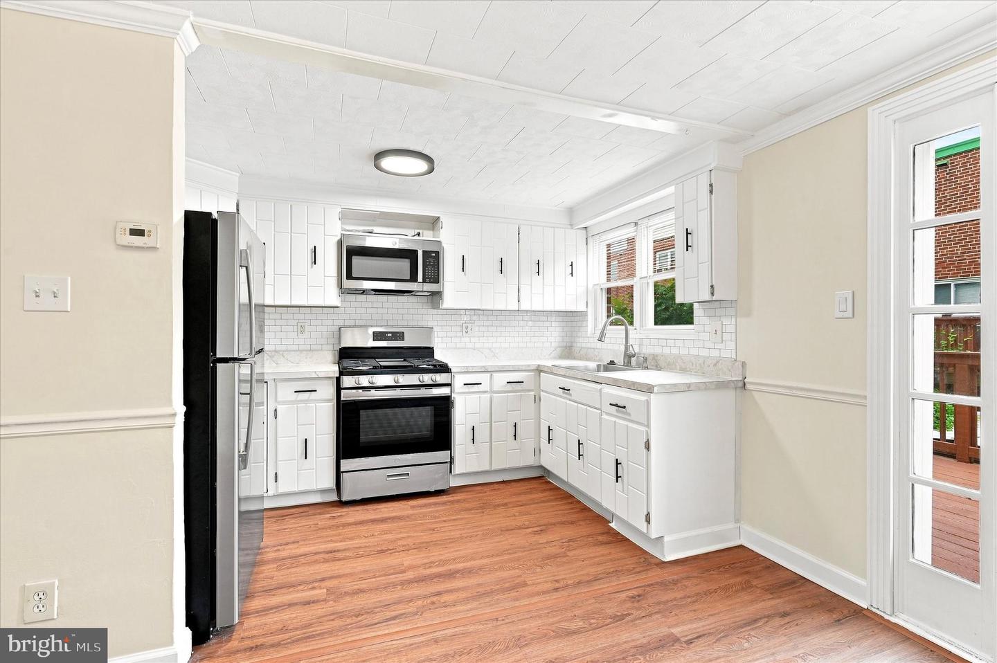4452 Garden St Property Photo 8