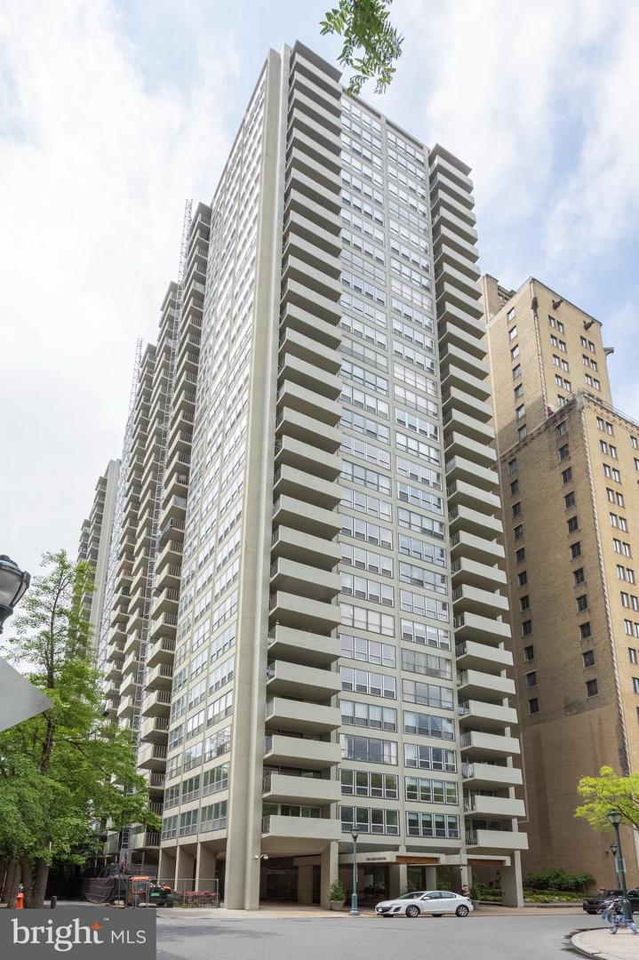 224-30 W RITTENHOUSE SQ #1410 Property Photo 1