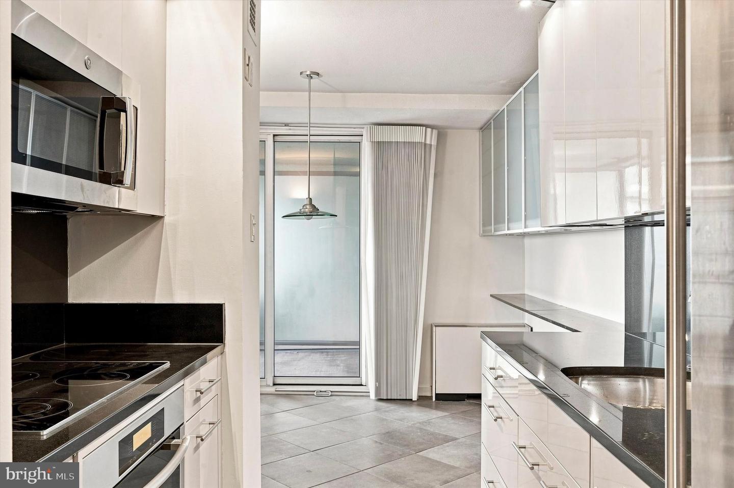 224-30 W Rittenhouse Sq #1410 Property Photo 7