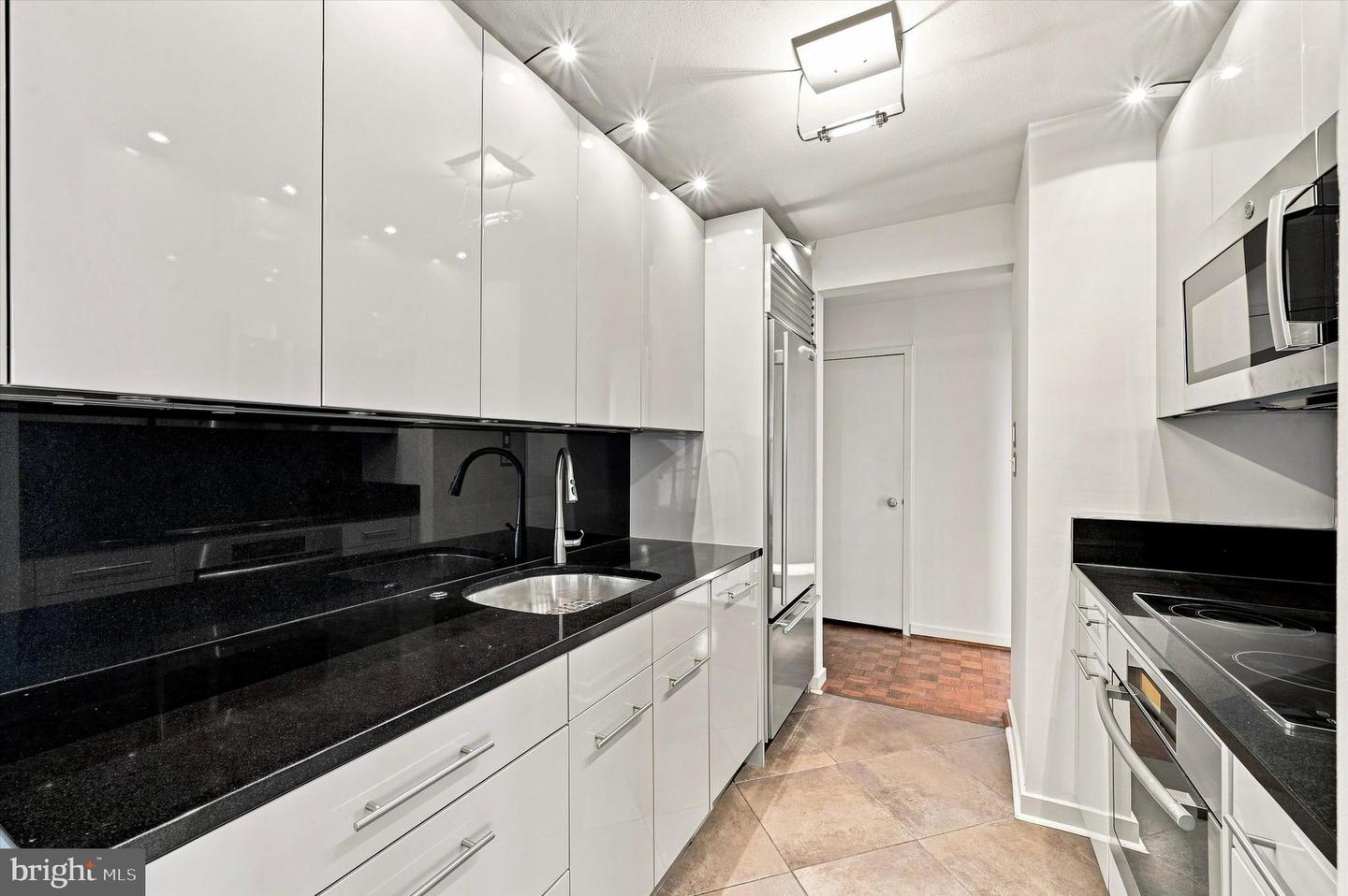 224-30 W Rittenhouse Sq #1410 Property Photo 10