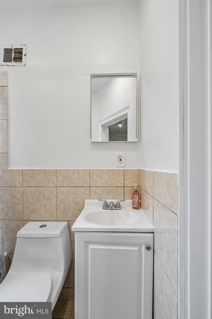 541 Sigel St Property Photo 18