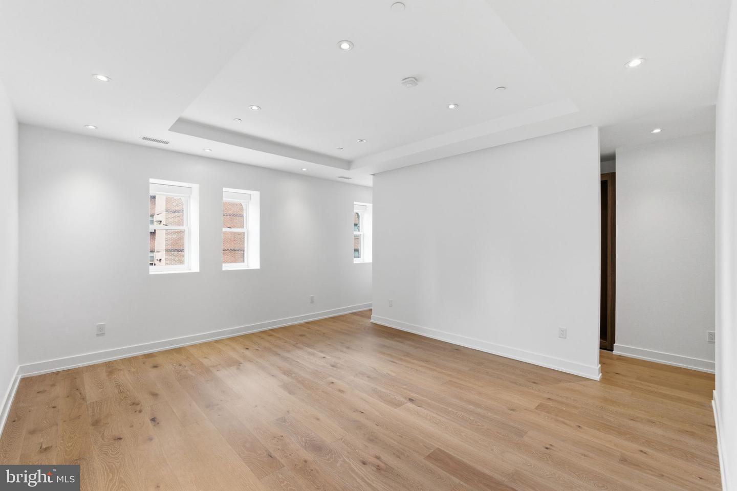 2108-10 Walnut St #401 Property Photo 16