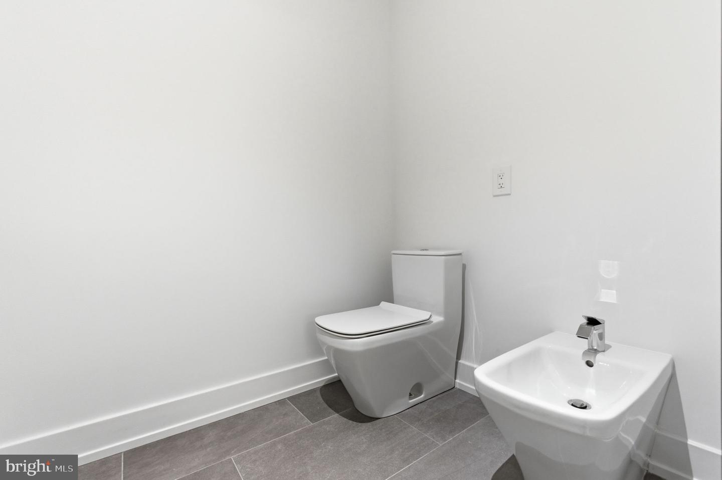 2108-10 Walnut St #401 Property Photo 21