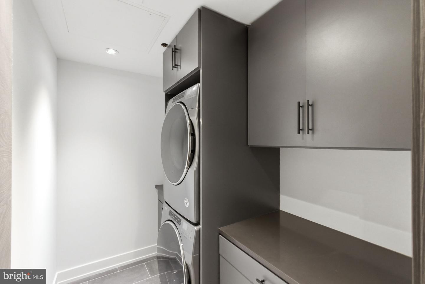 2108-10 Walnut St #401 Property Photo 25