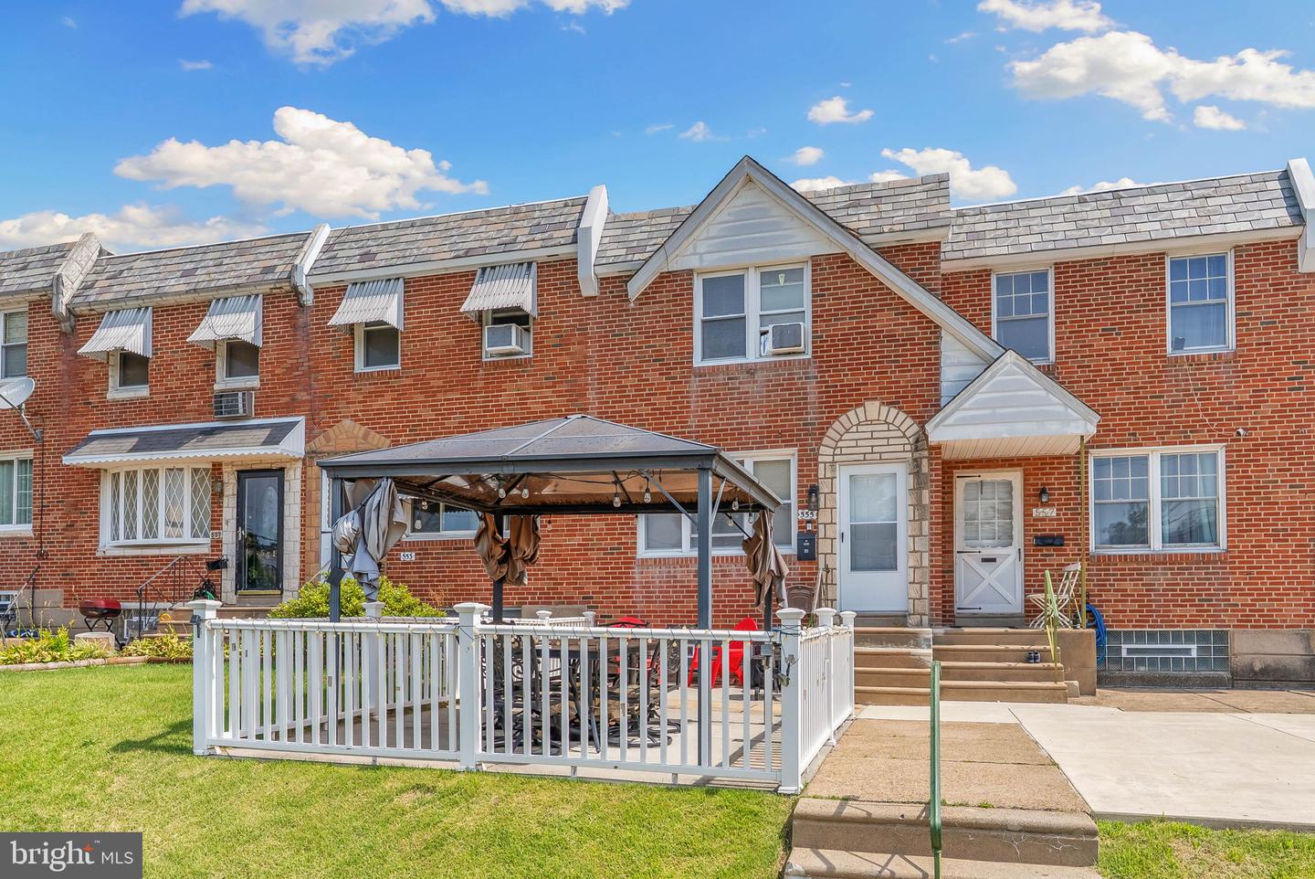 555 DEVEREAUX AVE