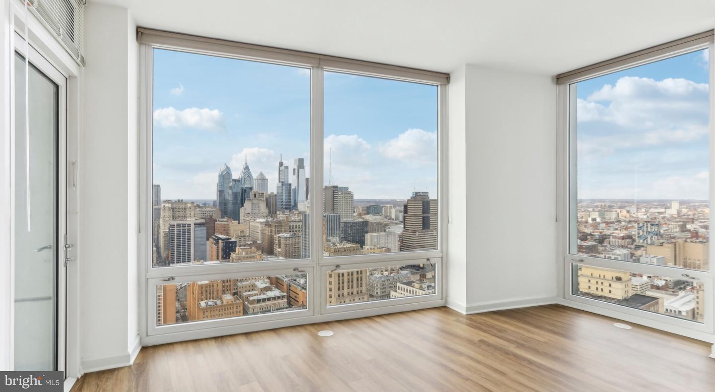 206 W Washington Sq #4307 Property Photo 19