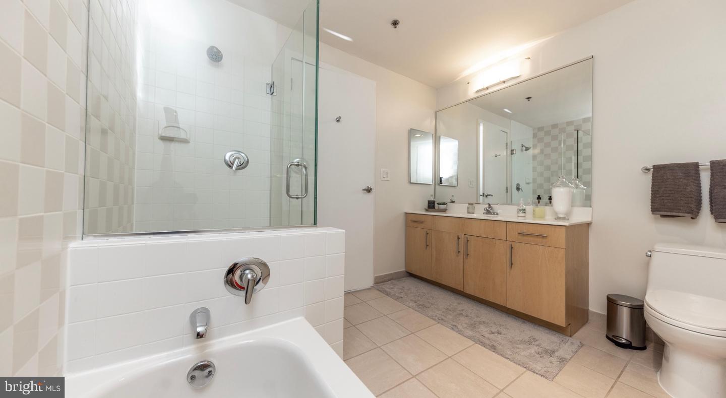 206 W Washington Sq #4307 Property Photo 22