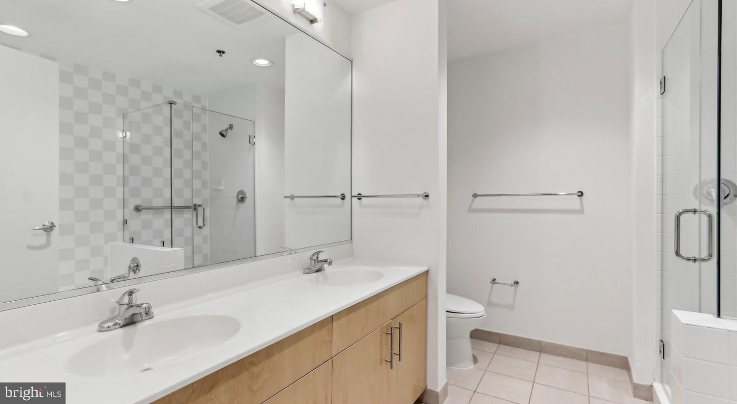206 W Washington Sq #4307 Property Photo 23