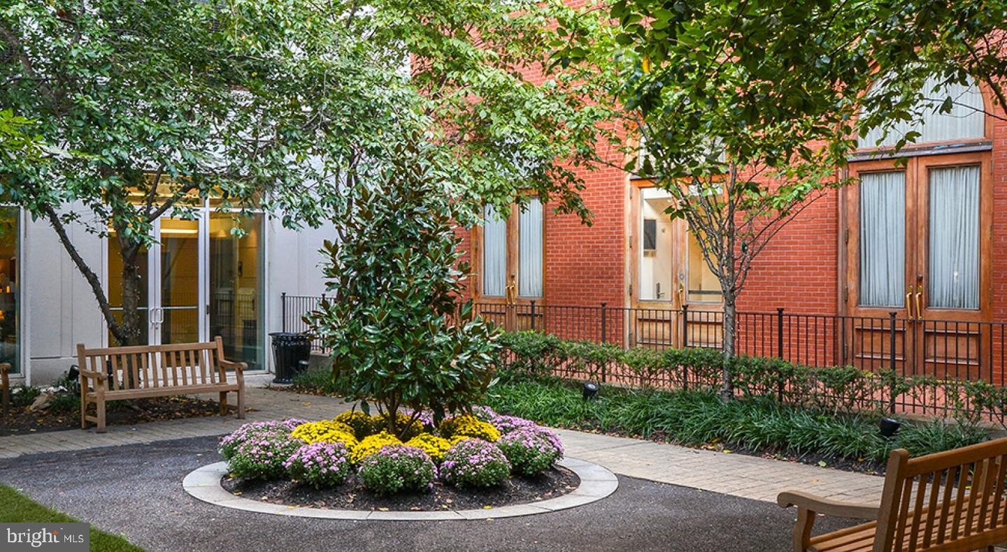 206 W Washington Sq #4307 Property Photo 26