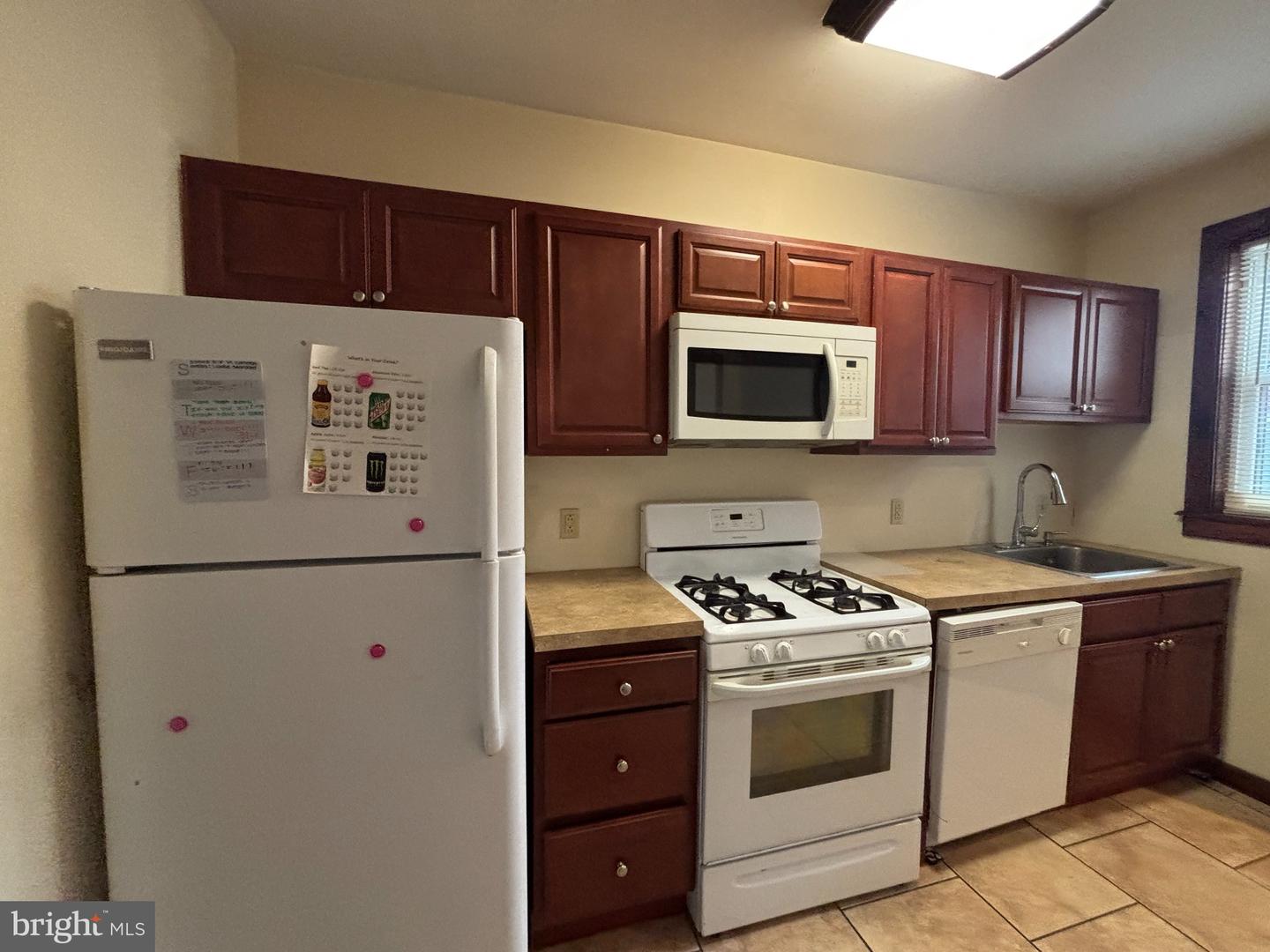 1824 W Diamond St #3rd Floor Property Photo 1