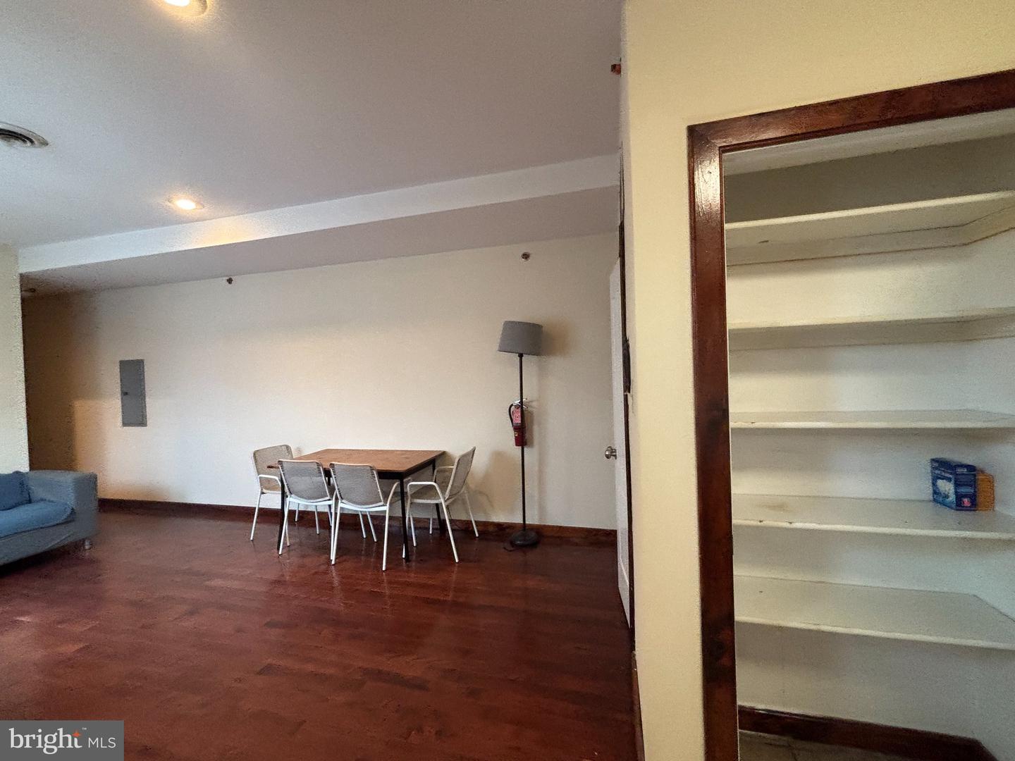 1824 W Diamond St #3rd Floor Property Photo 12