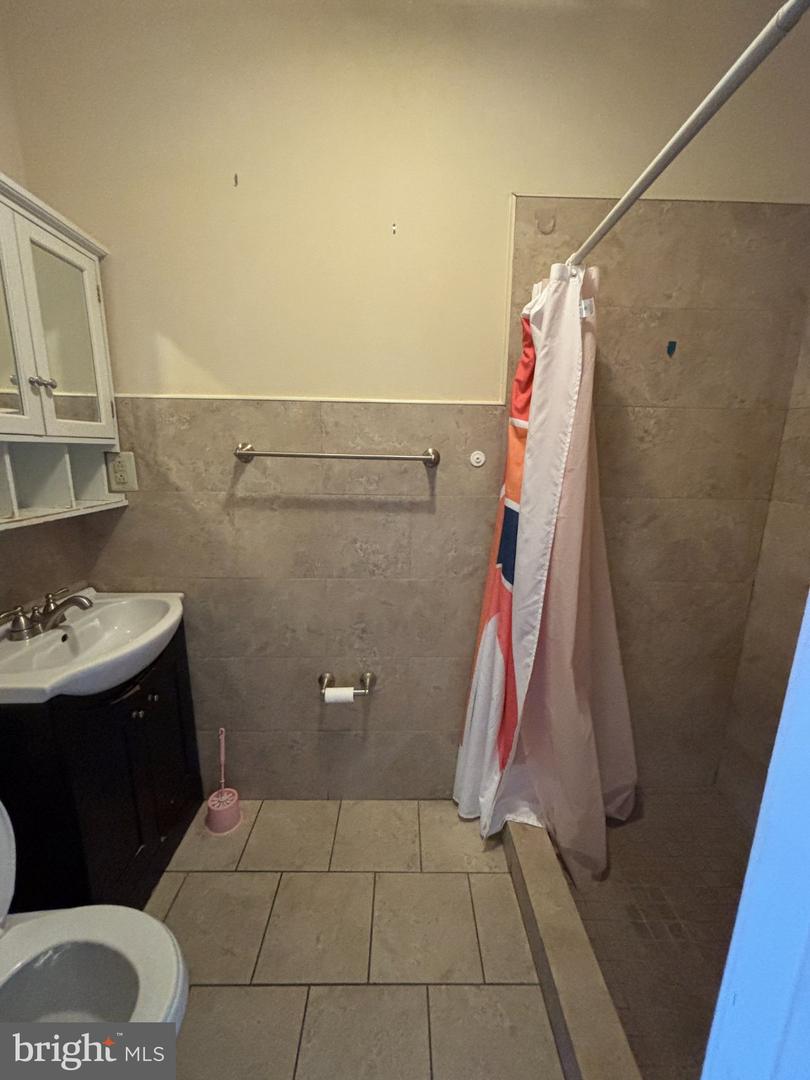 1824 W Diamond St #3rd Floor Property Photo 15