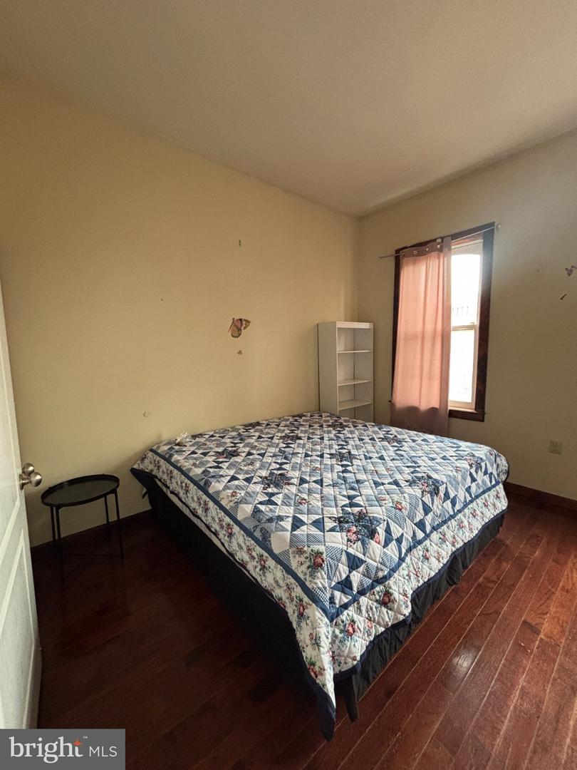 1824 W Diamond St #3rd Floor Property Photo 16