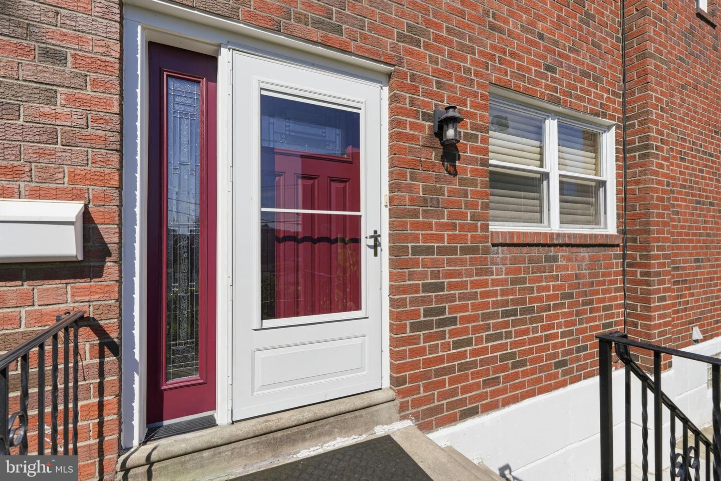 362 Tomlinson Ter Property Photo 3