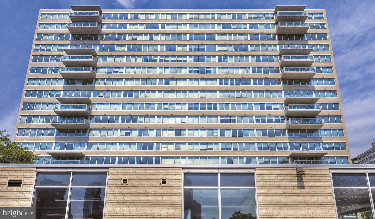 2200 BENJAMIN FRANKLIN PKWY #W1805 Property Photo 1