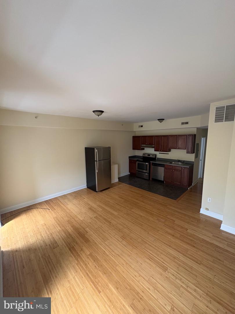 413 N PRESTON ST #3 Property Photo 1