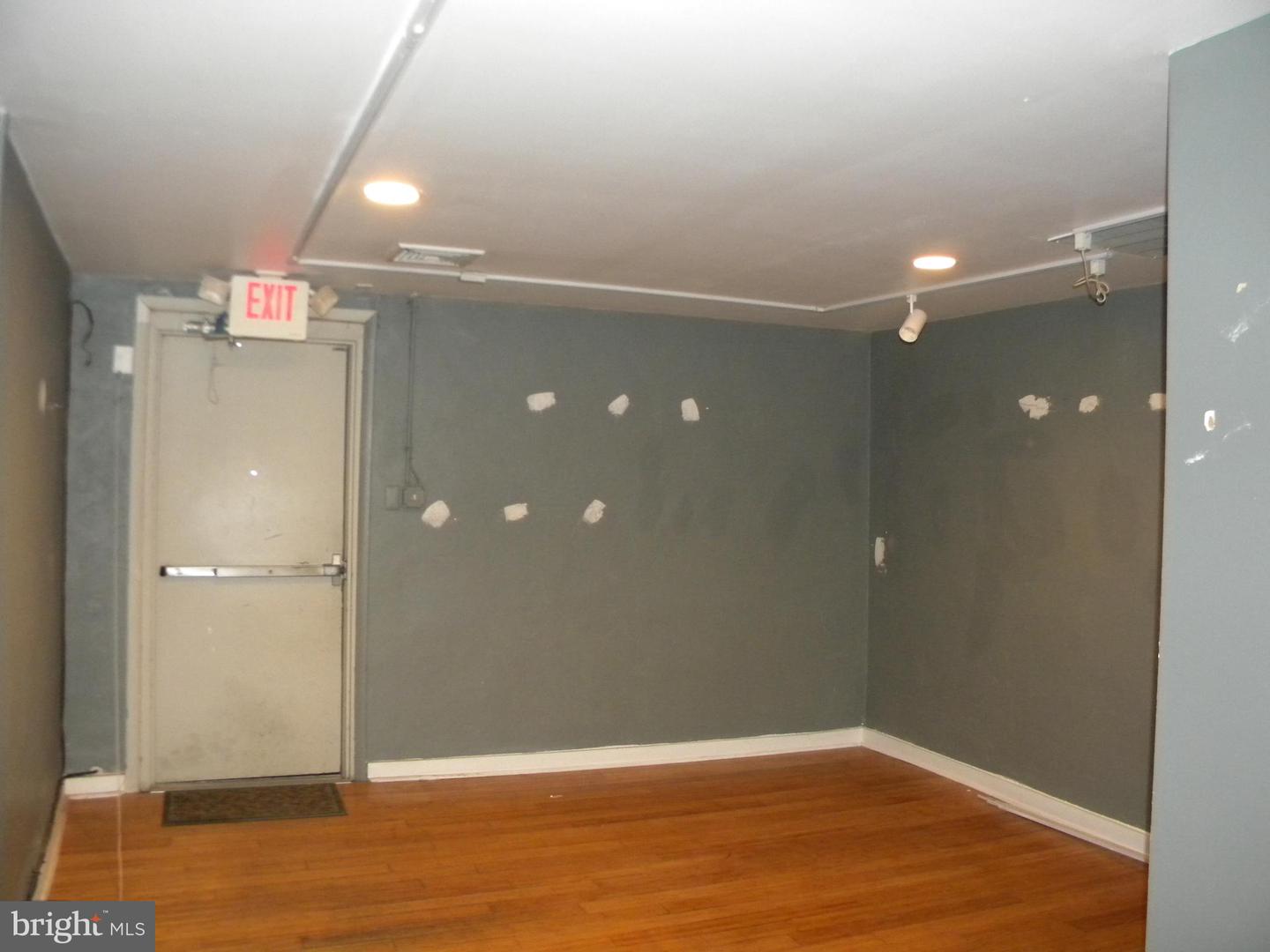 8518 Germantown Ave Property Photo 7