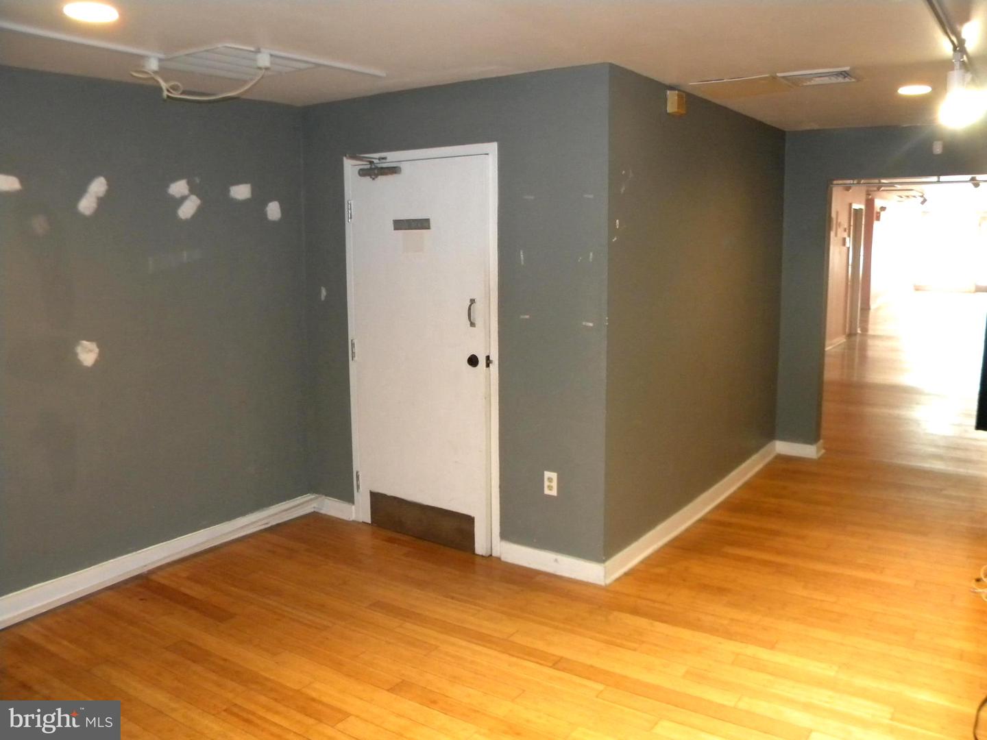 8518 Germantown Ave Property Photo 8