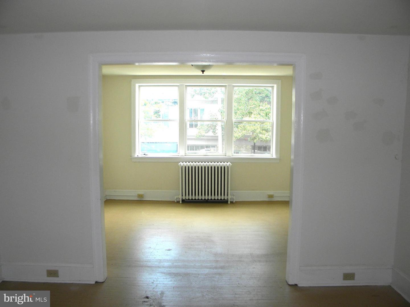 8518 Germantown Ave Property Photo 9