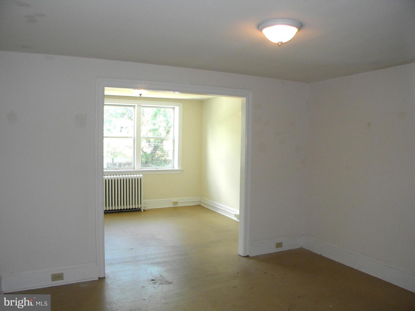 8518 Germantown Ave Property Photo 10