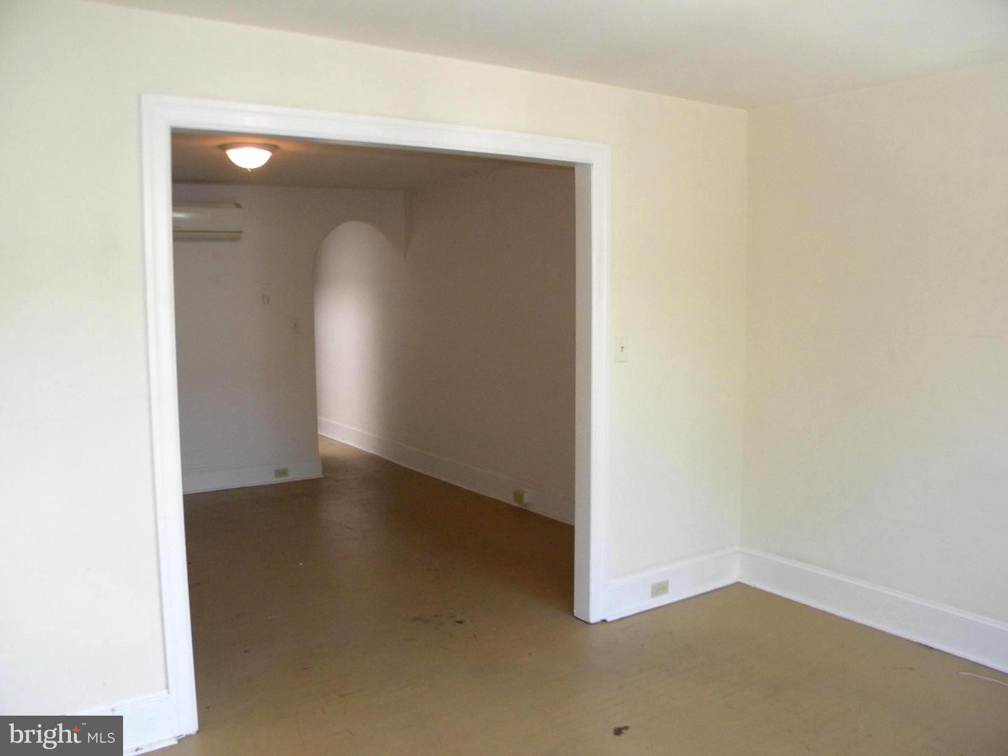 8518 Germantown Ave Property Photo 11