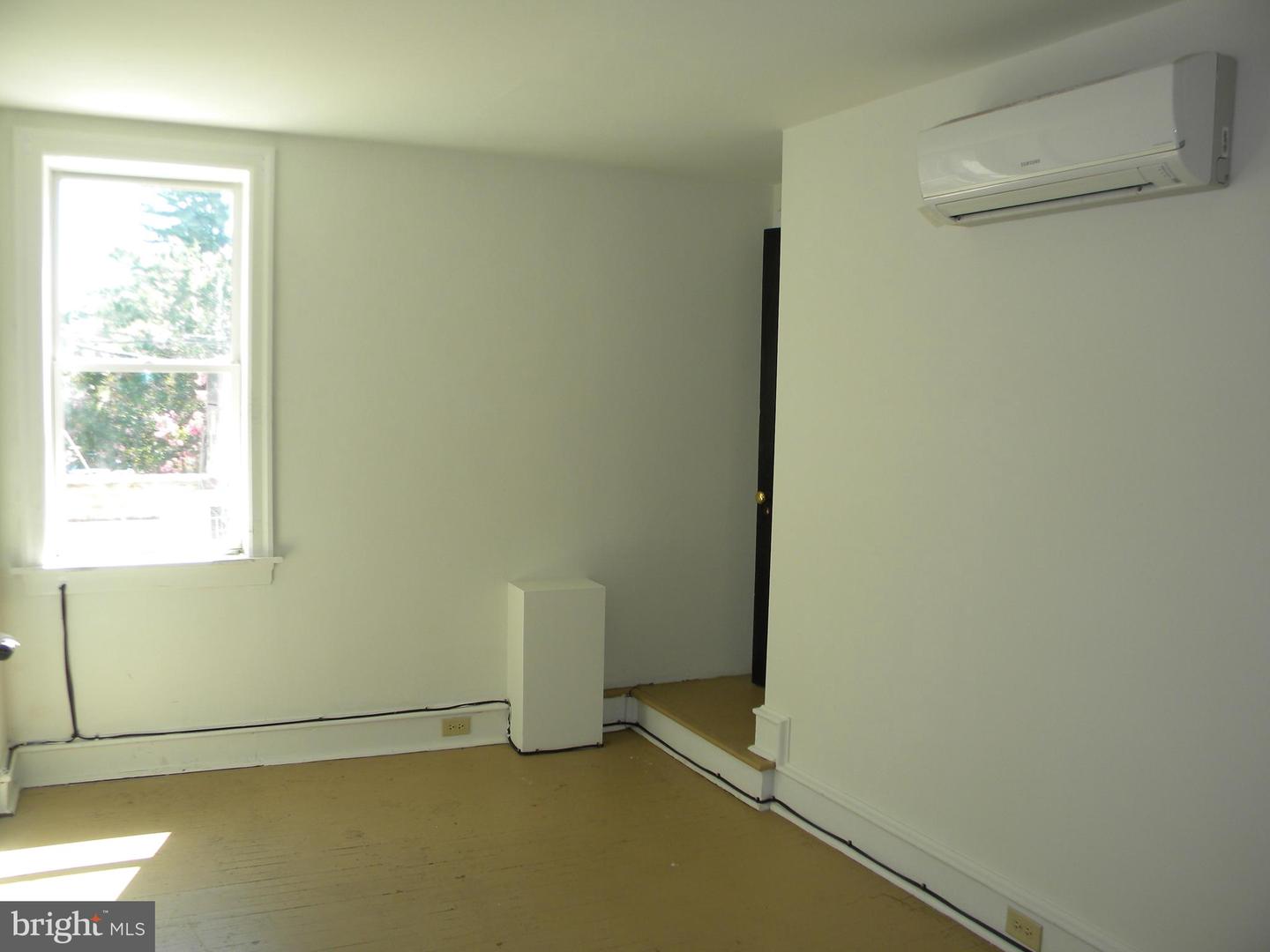 8518 Germantown Ave Property Photo 14