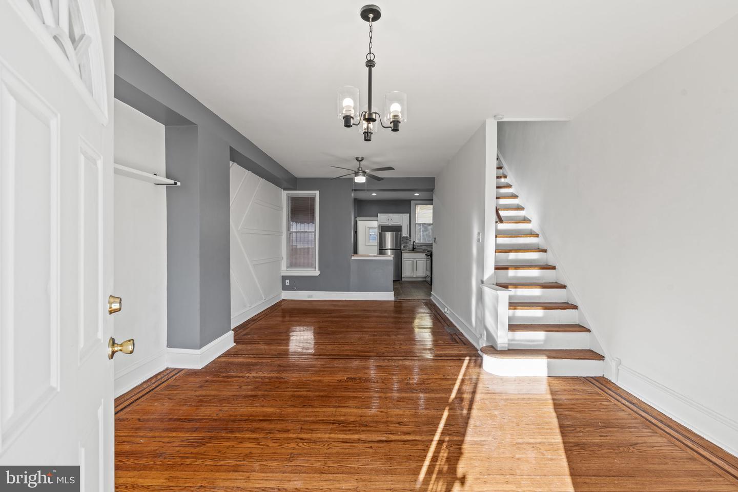 5708 N Woodstock St Property Photo 6
