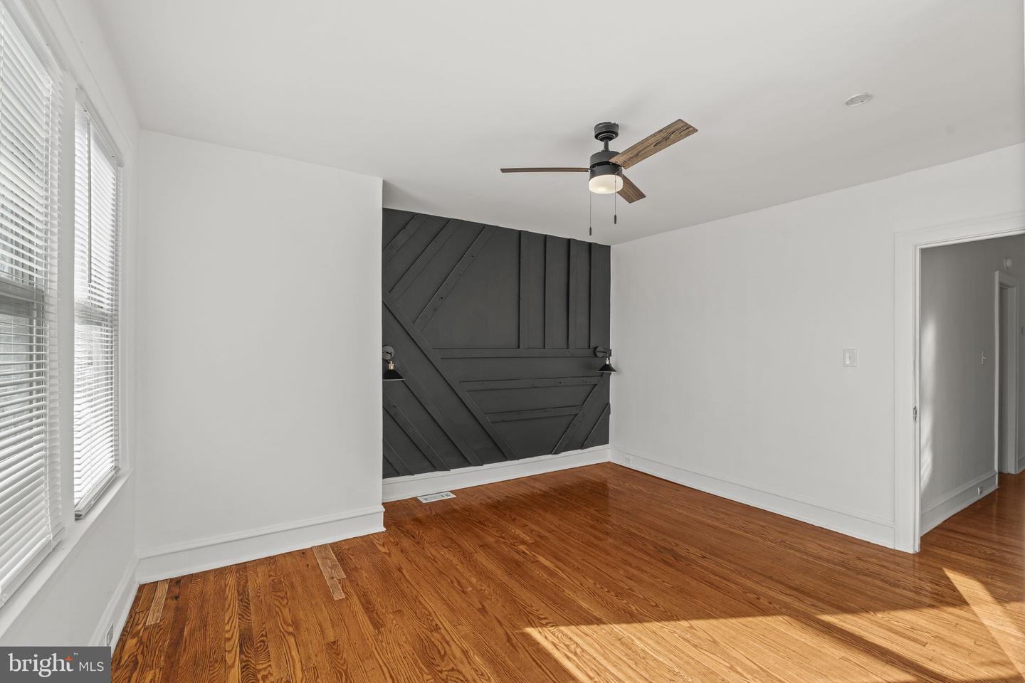 5708 N Woodstock St Property Photo 27