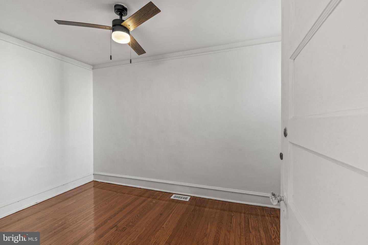 5708 N Woodstock St Property Photo 31