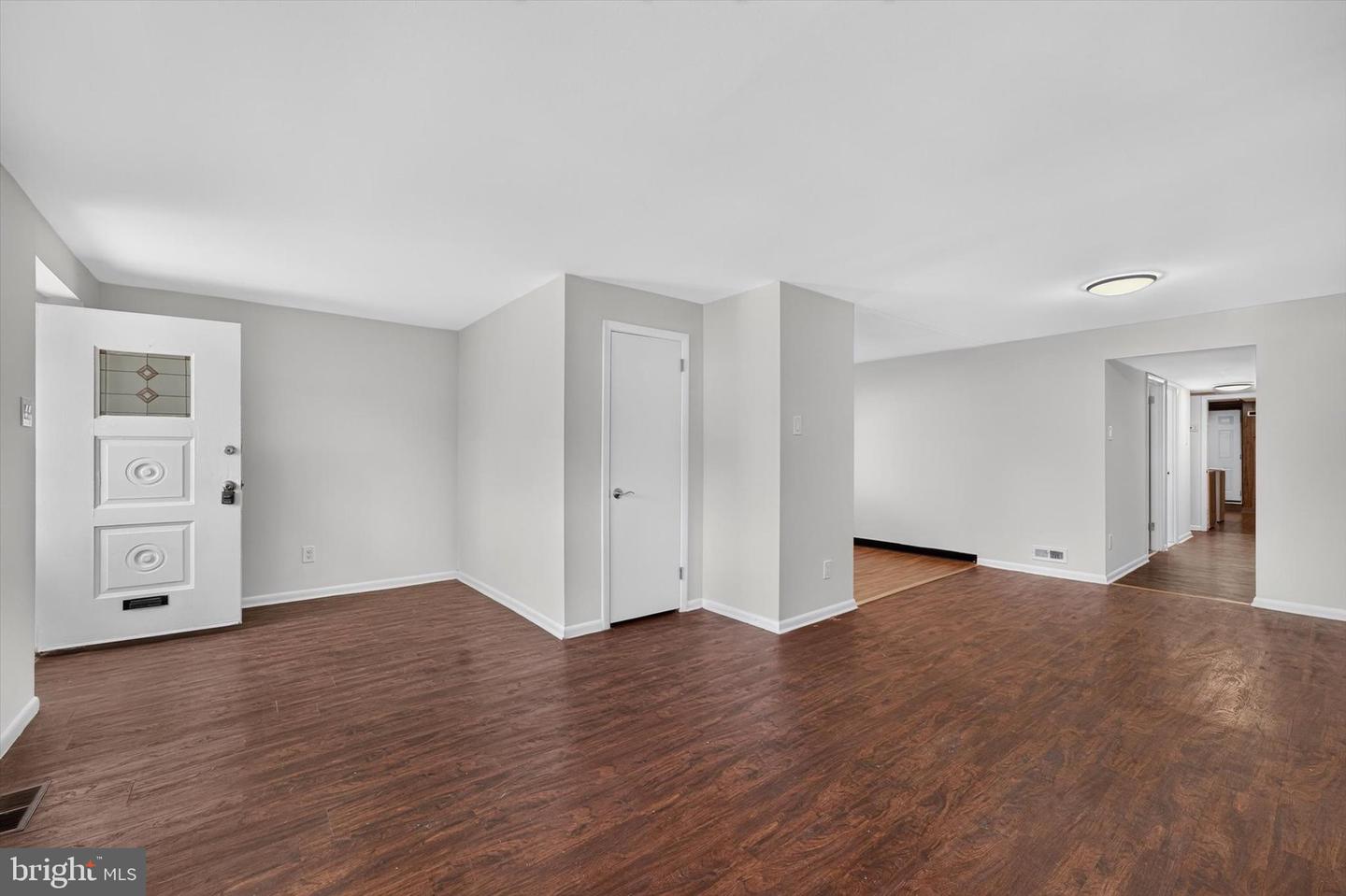 2261 Strahle St #1st Fl Property Photo 6