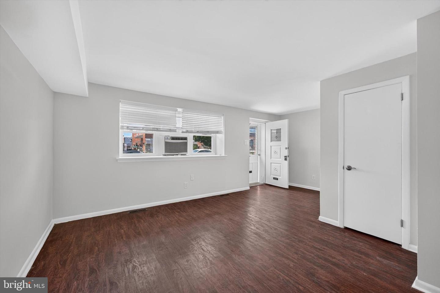 2261 Strahle St #1st Fl Property Photo 7