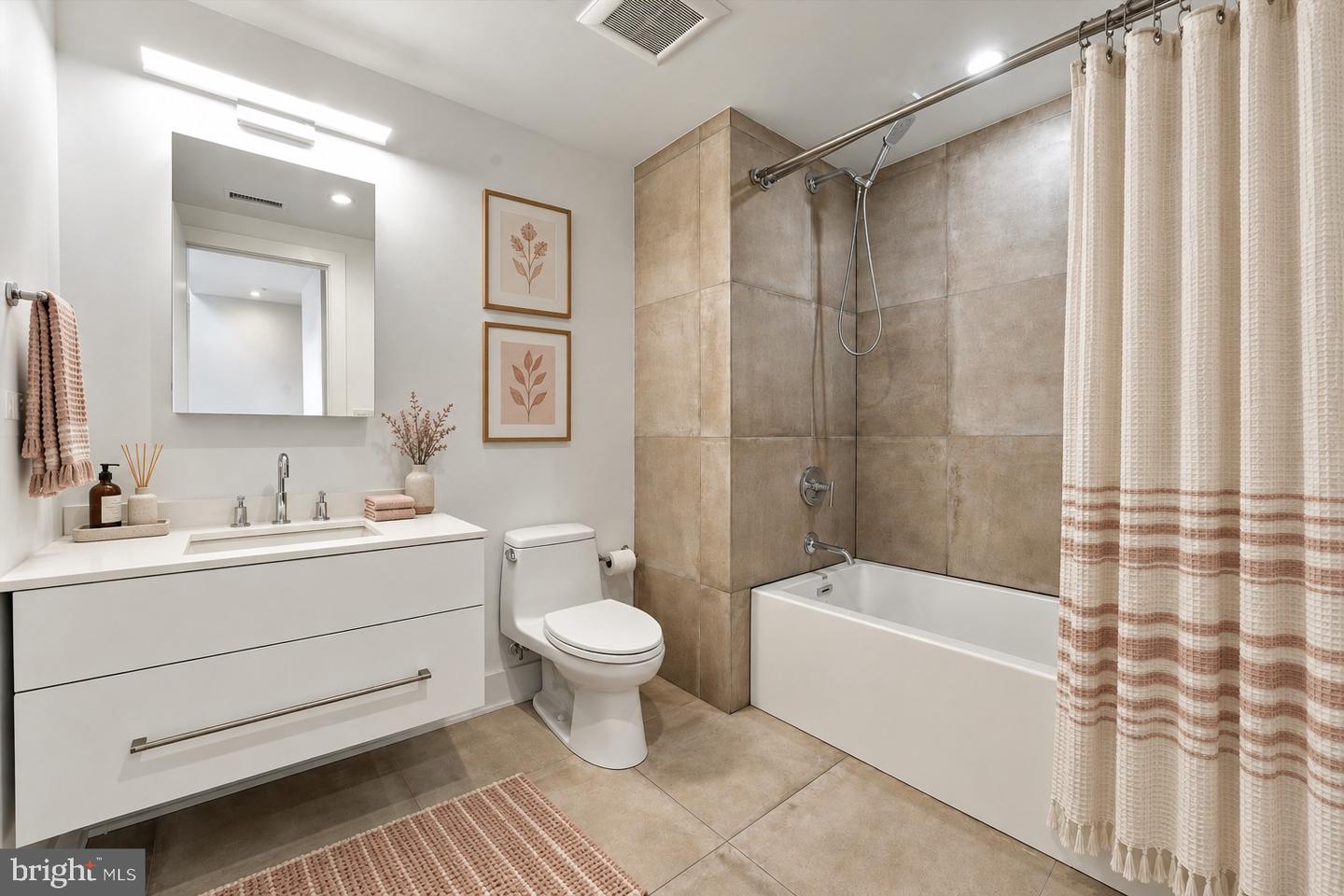 141 S Hancock St Property Photo 28