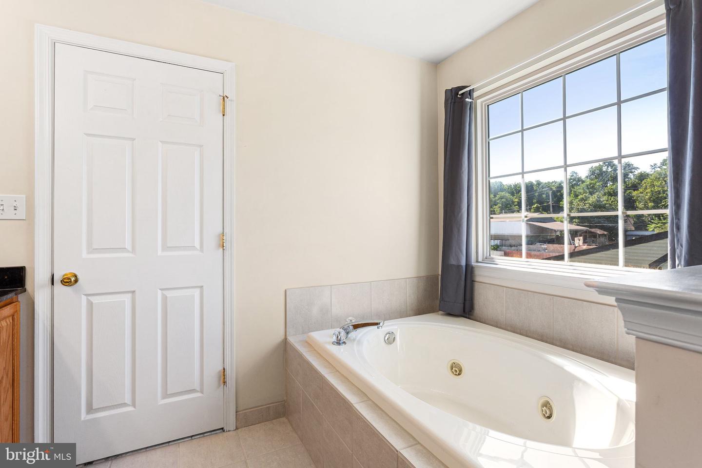 12046 Sewell Rd Property Photo 34