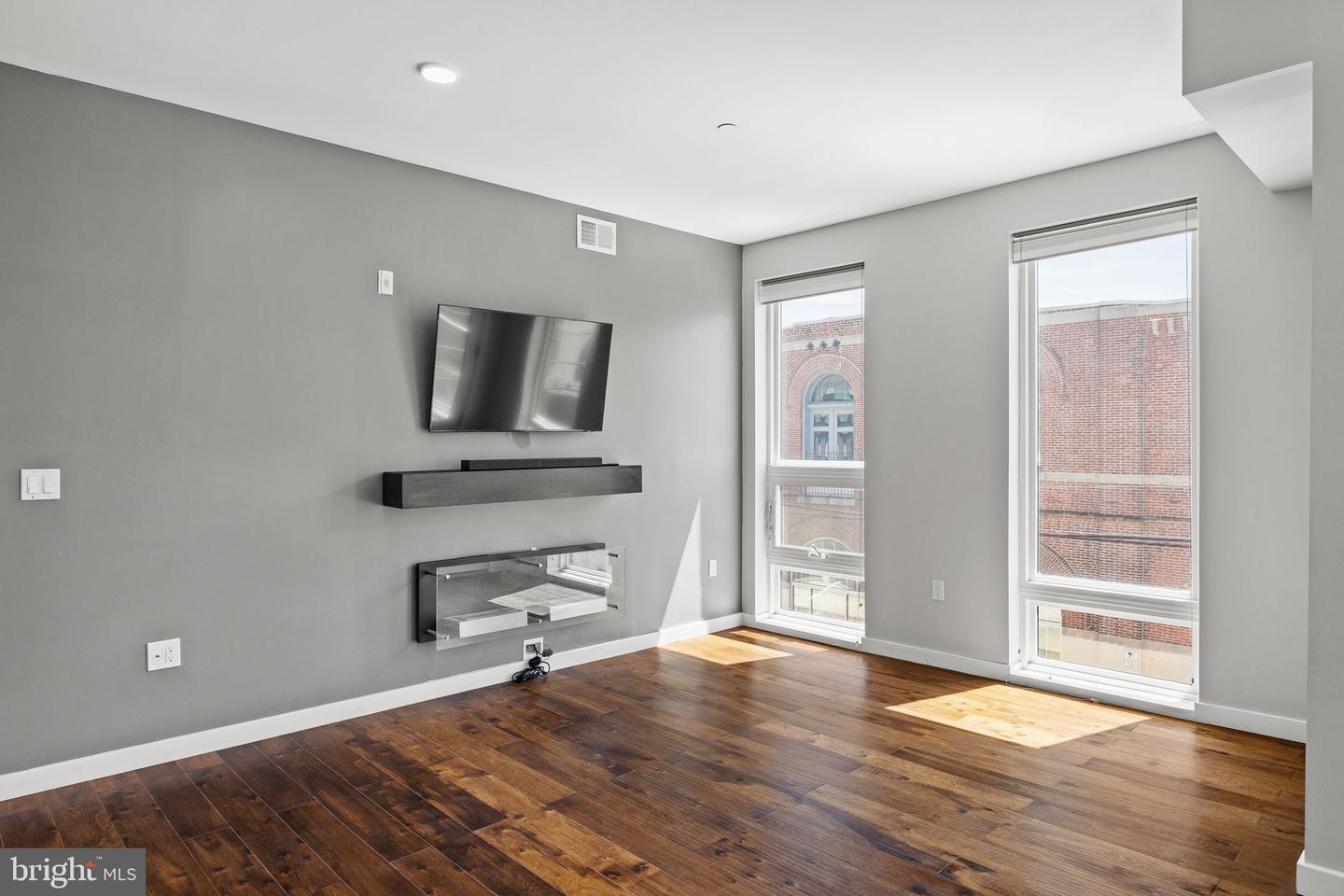 1501 N 31st St #201 Property Photo 4