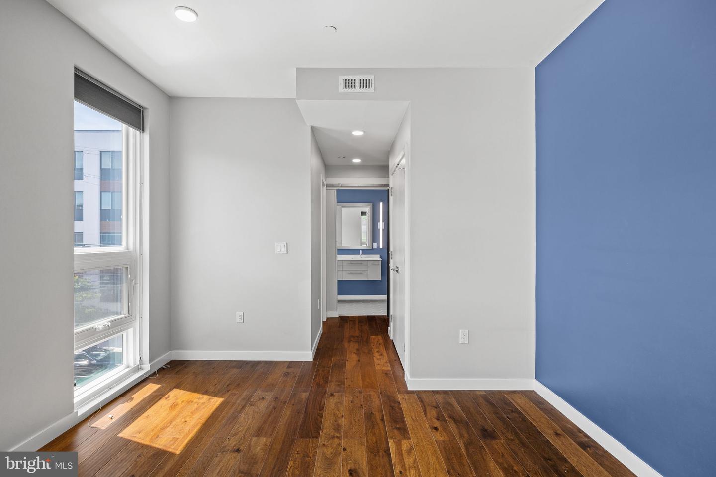 1501 N 31st St #201 Property Photo 17