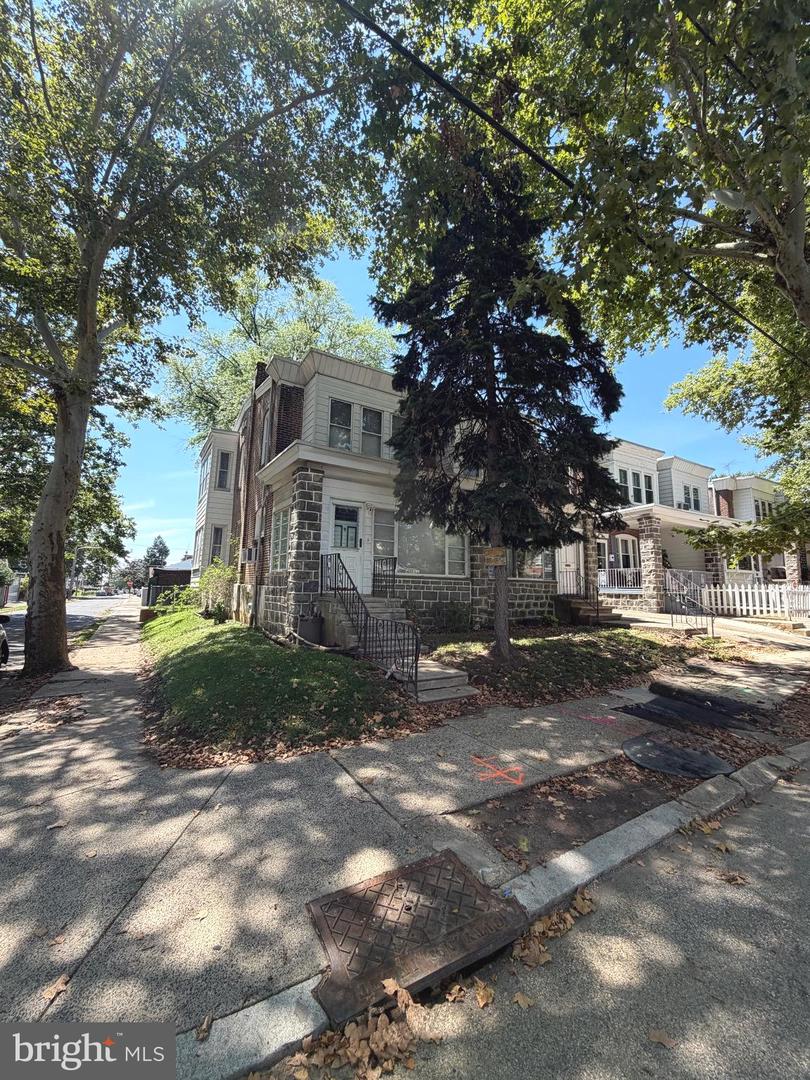 4314 Disston St Property Photo 2