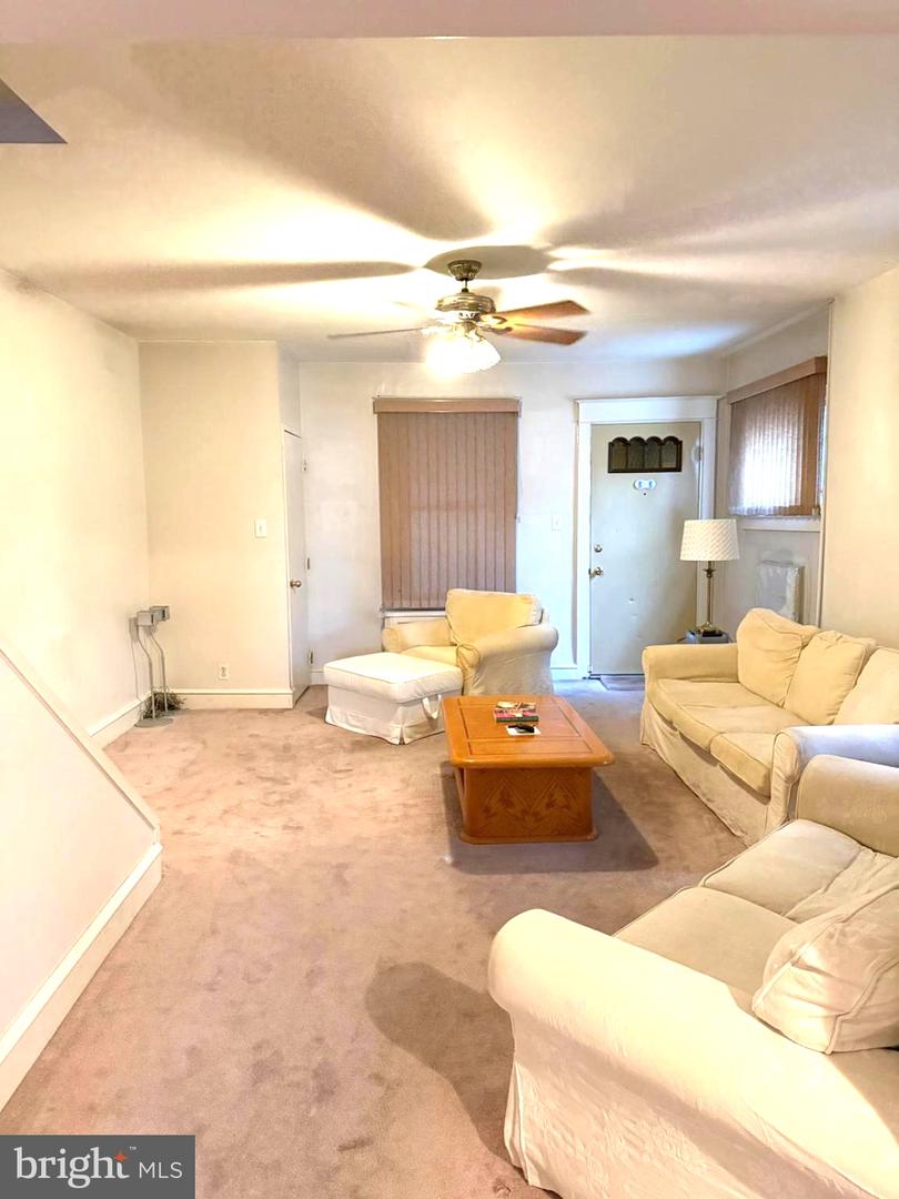4314 Disston St Property Photo 6