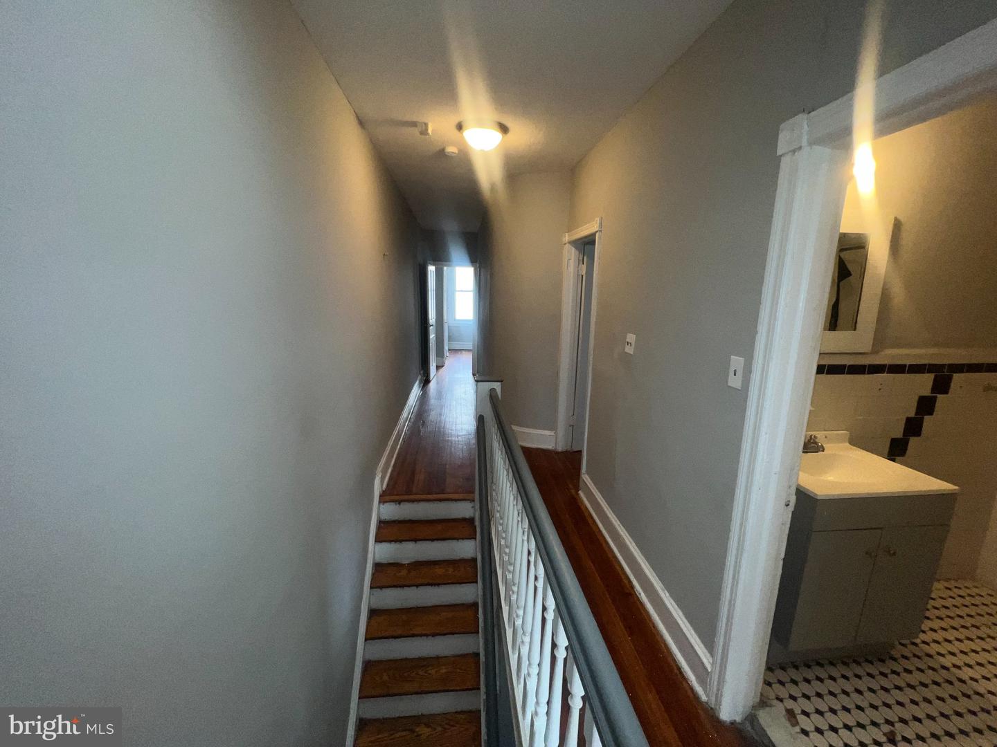 1249 Alden St Property Photo 6