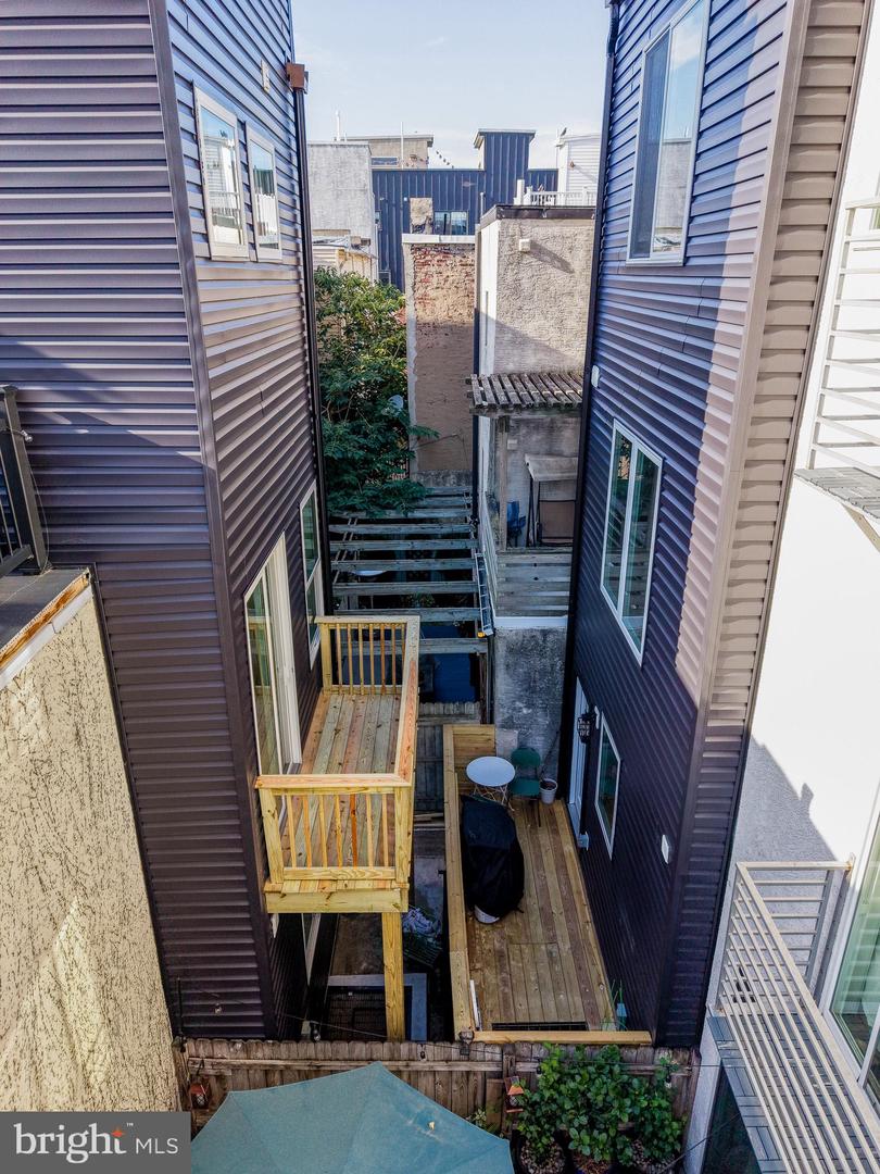 1031 S Fairhill St Property Photo 11